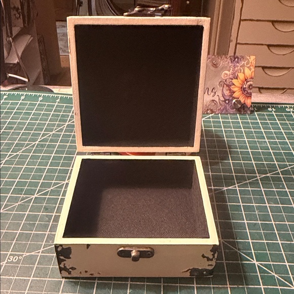 Rustic Rooster Decorative Box - Picture 2 of 5